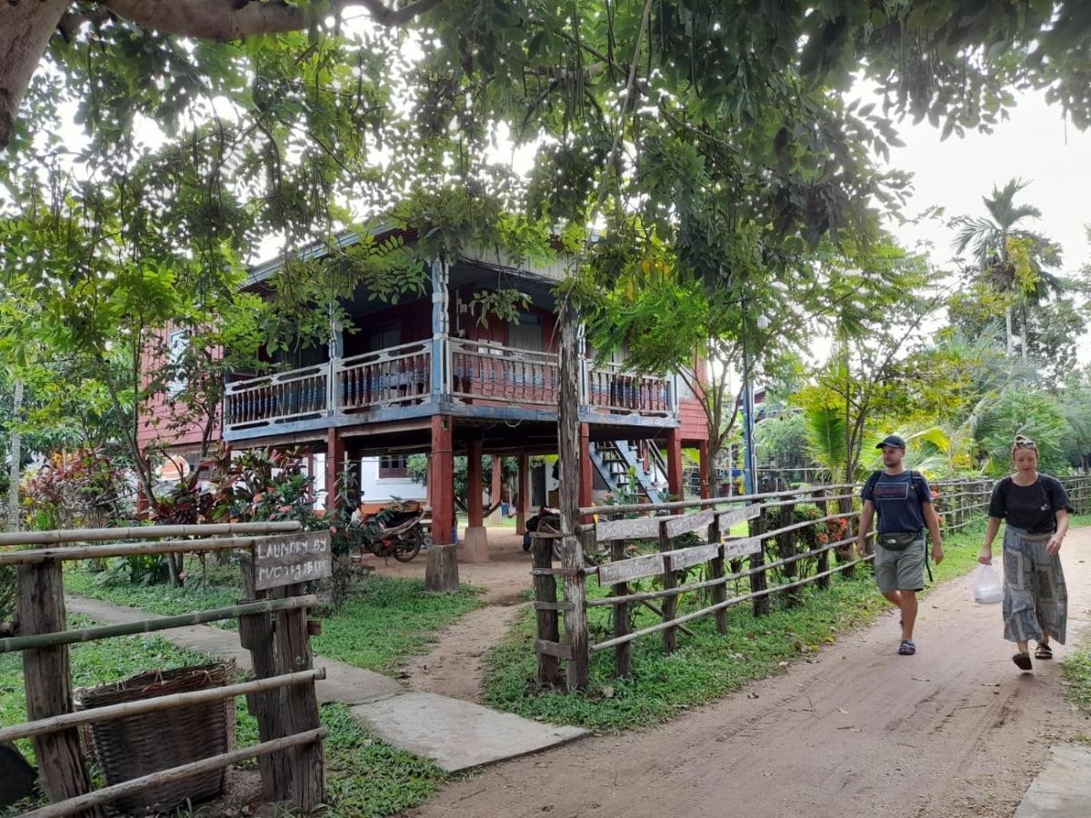 Ta'S Dorm Dondet Hostel Don Det Bagian luar foto